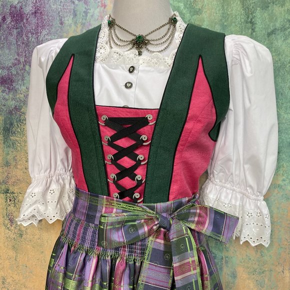 NWTπOriginal traditional high-quality Bavarian Dirndl with Apron & Blouse - Picture 8 of 16